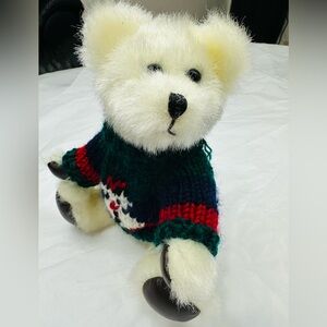 Men's Festive Green and Red Crewneck Sweater